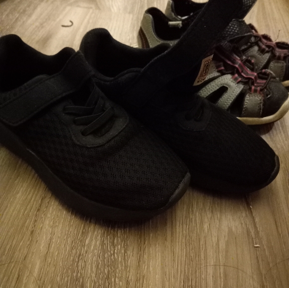 Shoes - Picture 5 of 5